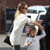 Jessica Alba et sa fille Honor s'accordent une journée de shopping le 25 novembre 2012 à Los Angeles