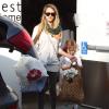 Jessica Alba et sa fille Honor s'accordent une journée de shopping le 25 novembre 2012 à Los Angeles