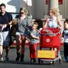 Britney Spears, avec sa soeur Jamie Lynn Spears, emmène ses enfants Sean et Jayden faire des courses à Thousand Oaks, le 25 novembre 2012.