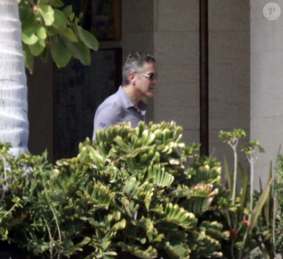 George Clooney, sa petite amie Stacy Keibler et Cindy Crawford et son mari Rande Gerber sont en vacances au Mexique avec leurs enfants, le 23 novembre 2012.