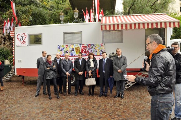 La princesse Stéphanie de Monaco lançait le 26 novembre 2012 sur le parvis de Sainte-Dévote, en sa qualité de présidente de Fight Aids Monaco et ambassadrice d'Onusida, la campagne de dépistage anonyme et gratuit Test in the City, à quelques jours de la Journée mondiale de lutte contre le sida.