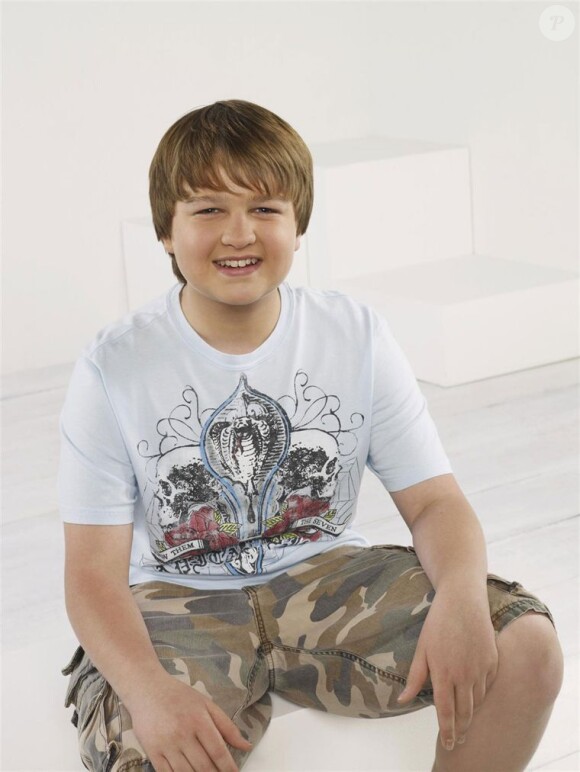 Angus T. Jones qui incarne Jake dans Mon Oncle Charlie.