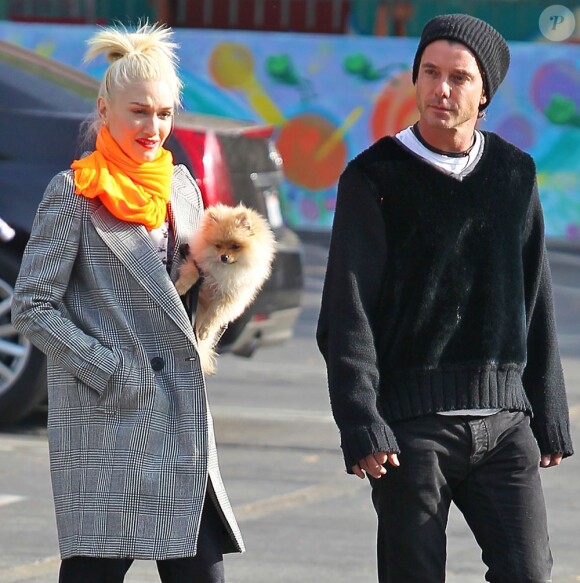 Gwen Stefani et son mari Gavin Rossdale repartent de l'école de leur fils Zuma à Los Angeles le 27 novembre 2012.