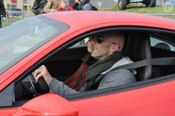 Fabien Barthez a pris le volant de puissantes Ferrari pour l'association les GT du coeur qui proposait des baptêmes au profit du Téléthon à Carcassonne le 2 décembre 2012