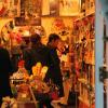 Kate Moss fait ses courses de Noël dans les rues de Londres