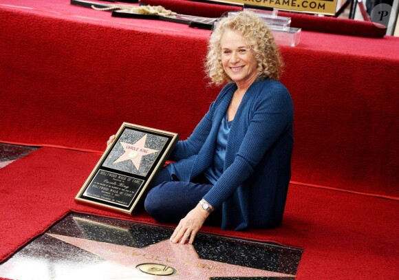 Carole King a obtenu son étoile sur le Hollywood Walk of Fame à Los Angeles, le 3 décembre 2012.