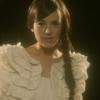 Alizée dans son nouveau clip "A cause de l'automne", dévoilé le 5 décembre 2012.