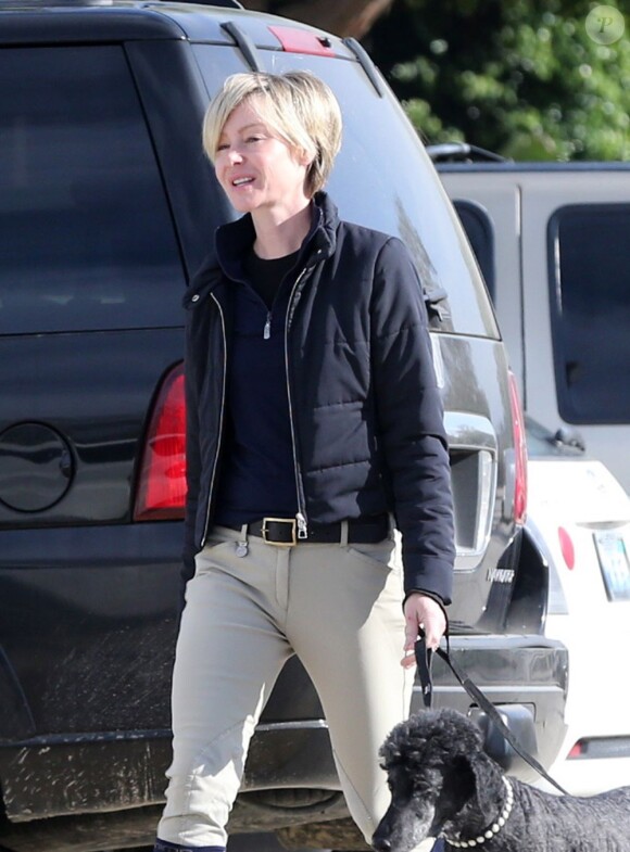 EXCLU : Portia de Rossi fait du cheval à Los Angeles, le 4 decembre 2012.