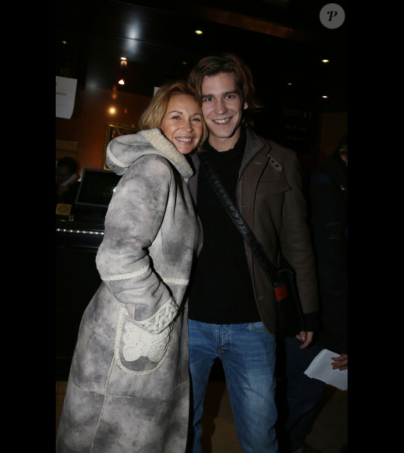 Amaury Vassili et Marlene Mourreau participent à la soirée Tout le monde chante contre le cancer à Paris le 4 décembre 2012.