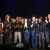 Les nombreux artistes (comme Patrick Bruel, Sheryfa Luna, Amel Bent...) sur scène pour Tout le monde chante contre le cancer au Casino de Paris le 4 décembre 2012.