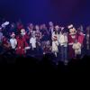 Les artistes et les personnages de Disney sur scène pour Tout le monde chante contre le cancer au Casino de Paris le 4 décembre 2012.