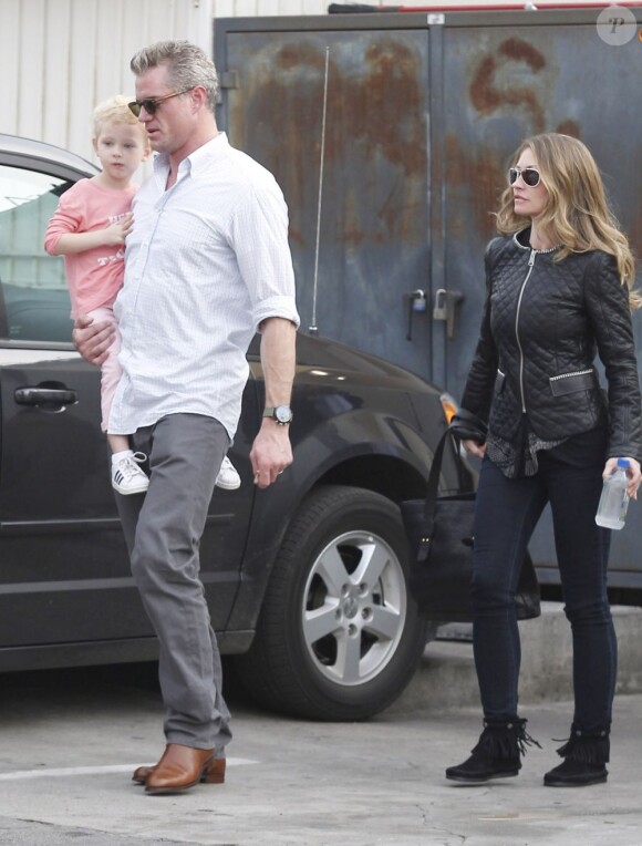 Eric Dane et sa femme Rebecca Gayheart prennent du bon temps avec leur fille Billie à Los Angeles le 5 décembre 2012.