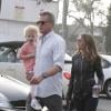 Eric Dane et sa femme Rebecca Gayheart prennent du bon temps avec leur fille Billie à Los Angeles le 5 décembre 2012.
