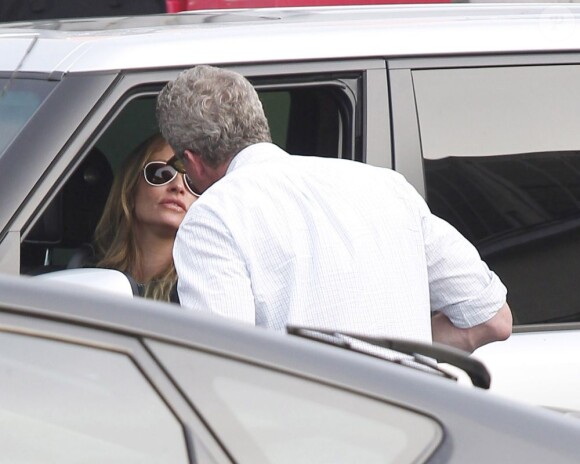 Eric Dane et sa femme Rebecca Gayheart prennent du bon temps avec leur fille Billie à Los Angeles le 5 décembre 2012.