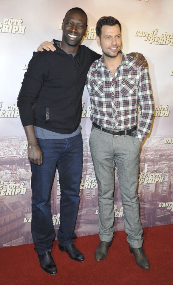 Omar Sy et Laurent Lafitte à l'avant-première du film De l'autre côté du Périph à Rosny, le 10 décembre 2012.