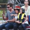 Kourtney Kardashian, Scott Disick et leur fils Mason font une balade en airboat au Safari Park d'Everglades. Le 11 décembre 2012.