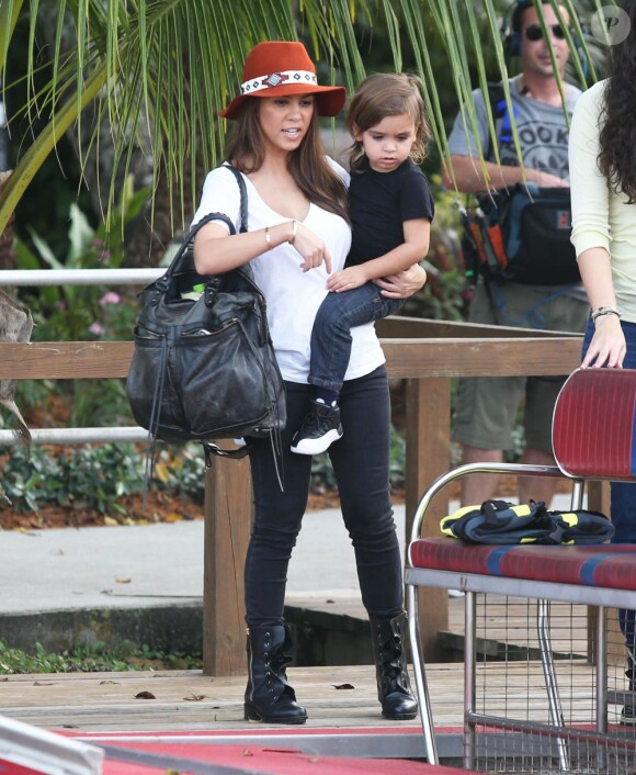 Kourtney Kardashian et son fils Mason au Safari Park d'Everglades. Le 11 décembre 2012.