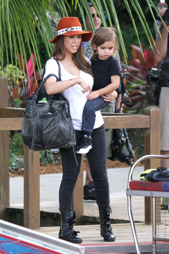 Kourtney Kardashian et son fils Mason au Safari Park d'Everglades. Le 11 décembre 2012.