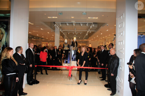 Lorie lors de l'inauguration de la boutique Forever 21, le samedi 15 décembre 2012 à Rosny-sous-Bois.