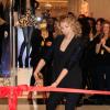 Lorie, une jolie marraine lors de l'inauguration de la boutique Forever 21, le samedi 15 décembre 2012 à Rosny-sous-Bois.