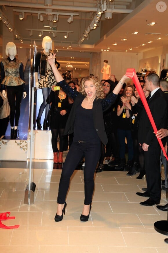 Lorie lors de l'inauguration de la boutique Forever 21, le samedi 15 décembre 2012 à Rosny-sous-Bois.