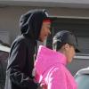 Amber Rose qui arrive au terme de sa grossesse, peut compter sur son fiancé Wiz Khalifa revenu de tournée, qui l'escorte à l'issue d'un cours pré-natal. Beverly Hills, le 18 décembre 2012.