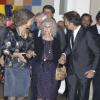 Elégant en costume gris, Alfonso Diez était comme toujours aux petits soins pour son épouse, la duchesse d'Albe. La reine Sofia d'Espagne et la Cayetana, 18e duchesse d'Albe, visitaient ensemble l'exposition ''L'Héritage de la Maison d'Albe'' au palais de Cibeles à Madrid, le 18 décembre 2012, en présence du mari (Alfonso Diez) et de quatre des enfants (Carlos, Fernando, Cayetano et Eugenia) de la truculente octogénaire.