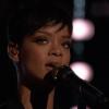 Rihanna interprète sa chanson Diamonds sur le plateau de The Voice.