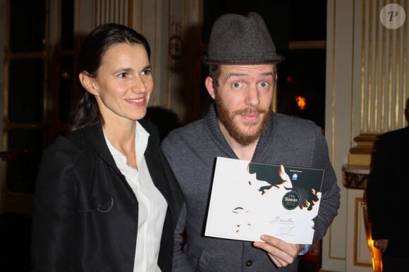 Barcella a reçu le 3e Prix Barbara le 19 décembre 2012 au Ministère de la Culture et de la Communication, à Paris.