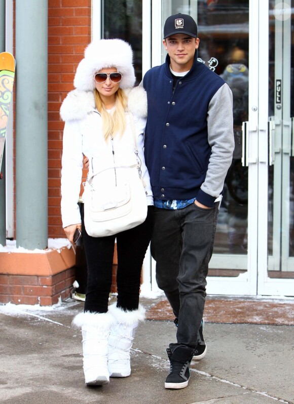 Paris Hilton et son sexy petit ami River Viiperi en vacances au ski à Aspen, le 19 decembre 2012.