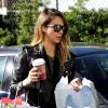 Jessica Alba se lance dans un shopping de dernière minute dans un supermarché de Los Angeles le 20 décembre 2012