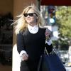 Reese Witherspoon parfaite lors d'une séance shopping au Westside Pavilion de Los Angeles le 20 décembre 2012