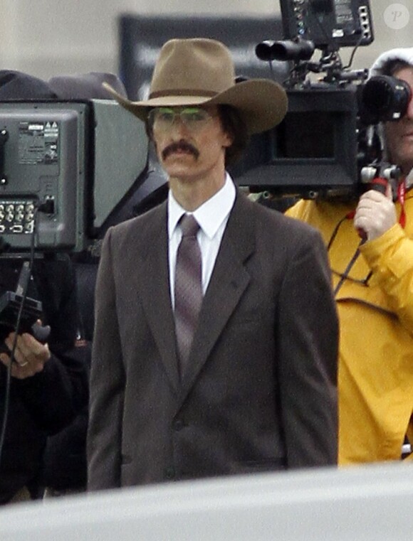 Matthew McConaughey : chapeau de cowboy sur la tête, il est maigre et angoissant sur le tournage de "The Dallas Buyer's Club" à la Nouvelle Orléans, le 11 décembre 2012