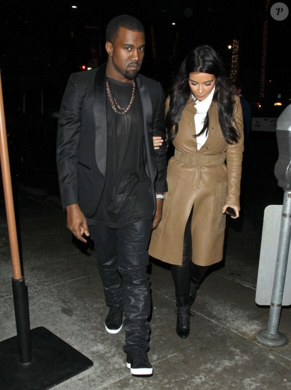 Kim Kardashian et Kanye West quittent le restaurant Spago à Beverly Hills. Le 22 décembre 2012.