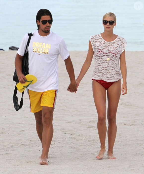 Le footballeur Sami Khedira et sa petite amie Lena Gercke à Miami, le 12 juillet 2012.