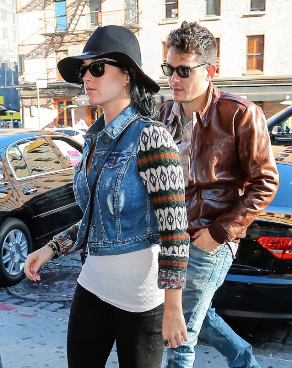 Katy Perry et son nouveau petit ami John Mayer vont dejeuner au restaurant ABC Kitchen, le jour des 35 ans de John, à New York, le 16 octobre 2012.