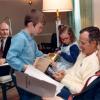 L'ancien-président des Etats-Unis, George Bush en famille le 5 mai 1991.
