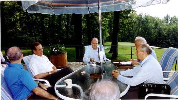 L'ancien-président des Etats-Unis, George Bush à Camp David le 2 juin 1990.