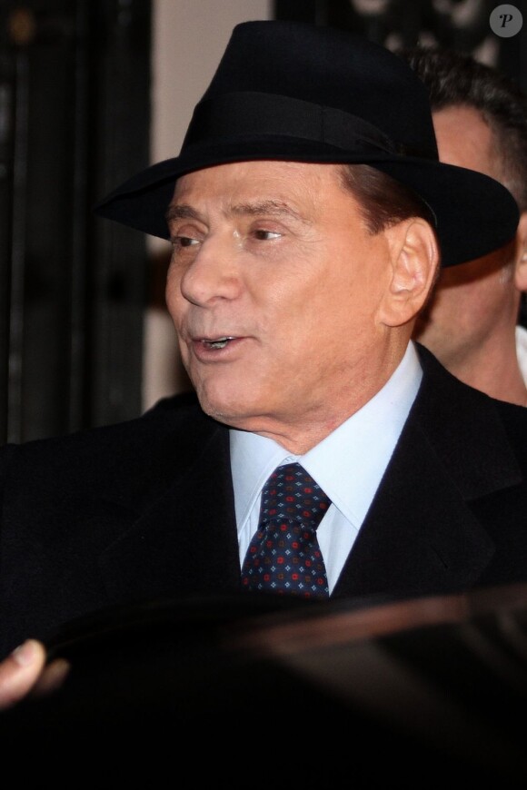 Silvio Berlusconi et sa nouvelle compagne Francesca Pascale, le 29 décembre 2012 à Milan.