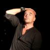 Pascal Obispo lors de la 6e édition du foot-concert au profit de l'association Huntington Avenir qui lutte en faveur des malades et de leur famille, à Lyon, le 13 octobre 2012.