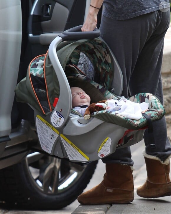 Anna Faris emmène son fils Jack Pratt chez le pédiatre à Los Angeles, le 2 Novembre 2012.