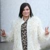 La chanteuse Jessie J, très souriante, arrive aux studios ITV à Londres, le 5 décembre 2012.