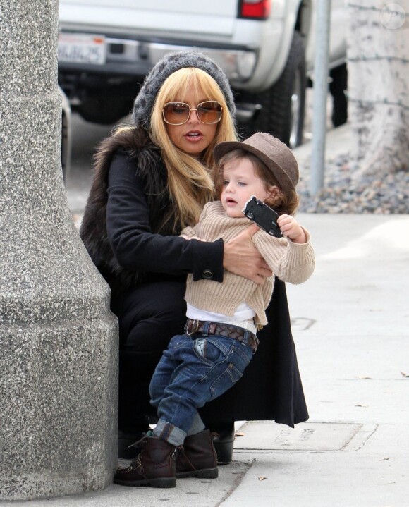Rachel Zoe et le petit Skyler Berman font du shopping à Los Angeles, le 9 janvier 2013.