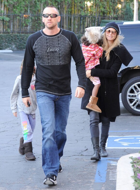 Le mannequin Heidi Klum, son compagnon Martin Kristen et les enfants du mannequin, Lou, Leni et Johann, le 12 janvier 2013 à Los Angeles.