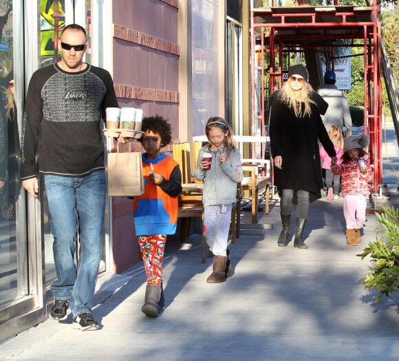 Le top Heidi Klum, son compagnon Martin Kristen et les enfants du mannequin, Lou, Leni et Johann, le 12 janvier 2013 à Los Angeles.