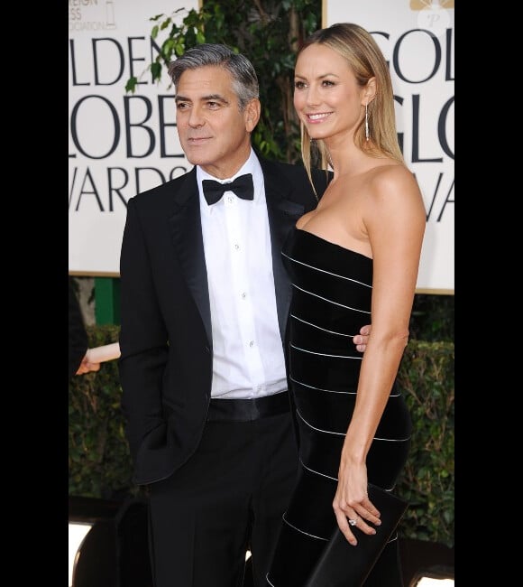 Stacy Keibler et George Clooney lors de la cérémonie des Golden Globes à Los Angeles le 13 janvier 2013