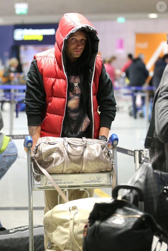 Benjamin à l'aéroport à Roissy Charles de Gaulle le 14 janvier 2013 pour participer à la saison 5 des Anges de la télé-réalite à Miami.