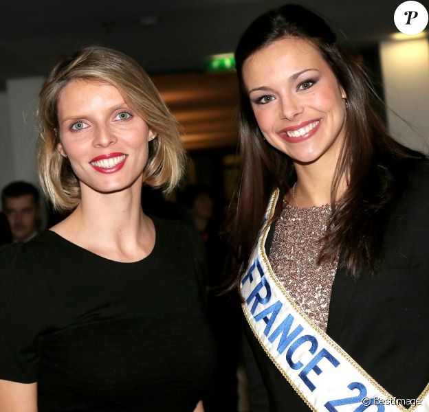 Sylvie Tellier et Marine Lorphelin le 14 janvier 2013 lors de la remise du prix du sportif de l'année Radio France à Paris remis cette année à Céline Dumerc, joueuse de l'équipe de France de basket