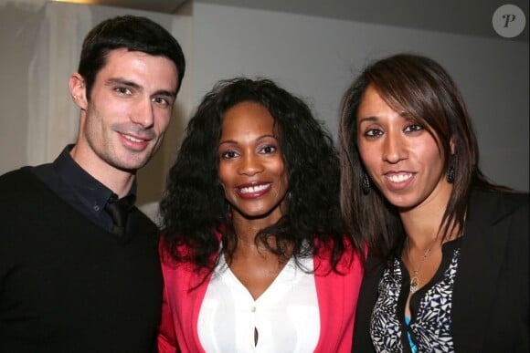 Laura Flessel, Assia Hannouni et son guide Gautier Simounet le 14 janvier 2013 lors de la remise du prix du sportif de l'année Radio France à Paris remis cette année à Céline Dumerc, joueuse de l'équipe de France de basket