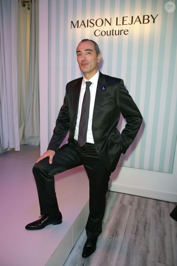 Alain Prost, nouveau PDG de Maison Lejaby Couture, assiste à la présentation de la collection de lingerie de luxe Renaissance de sa marque. Paris, le 17 janvier 2013.